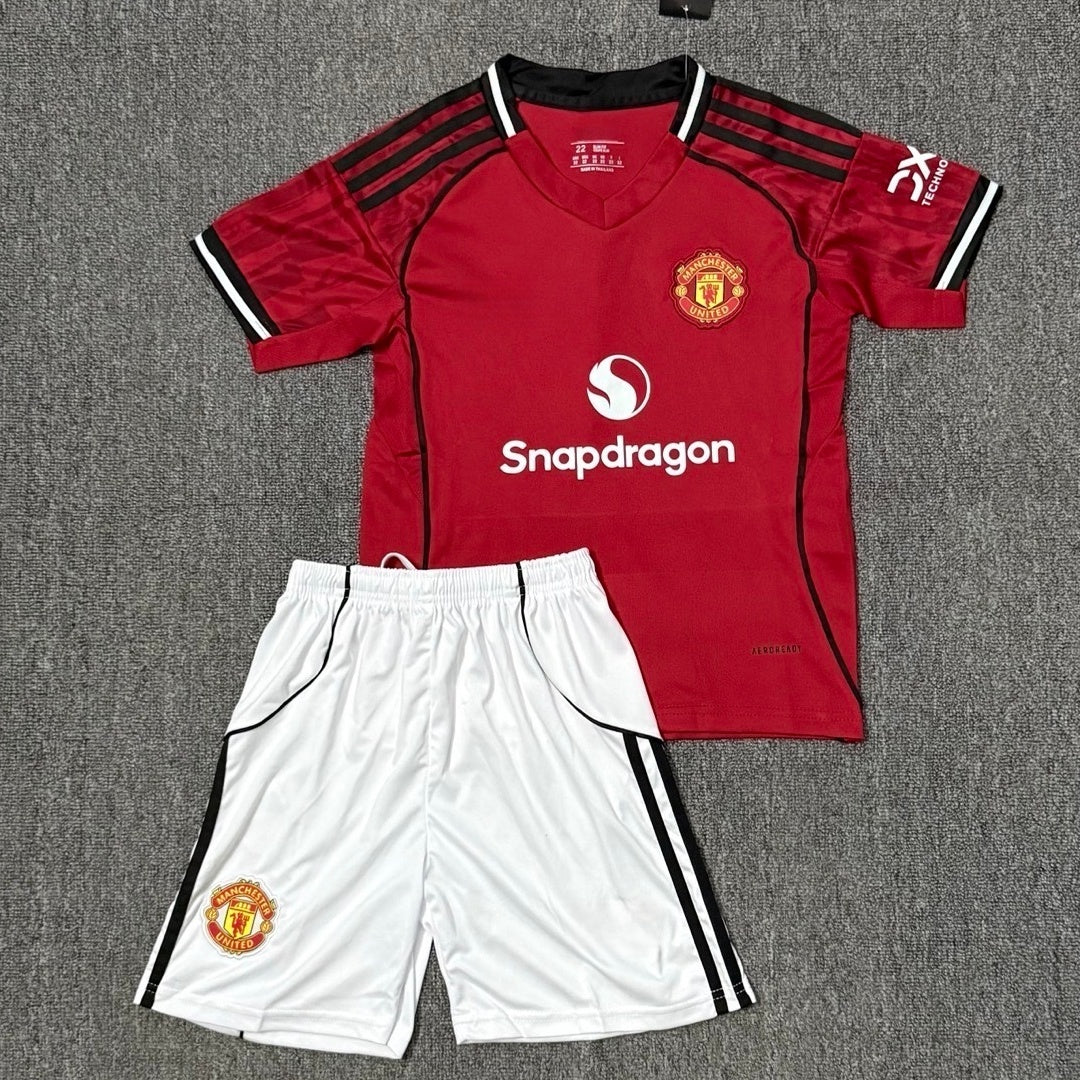Ensemble Enfant Manchester United Domicile 2025/2026 – Tenue Officielle Complète