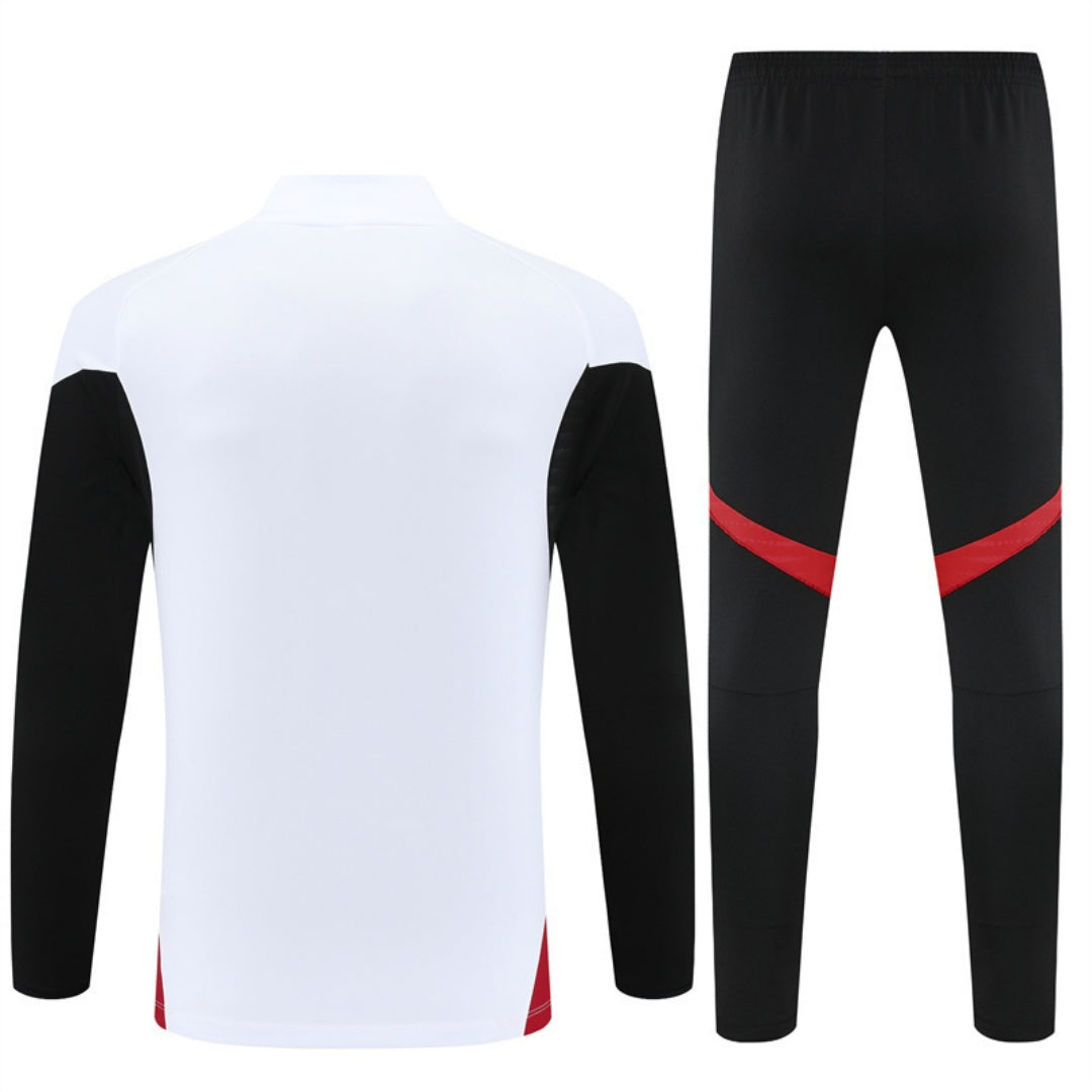 Manchester United 2025/26 White Ensemble