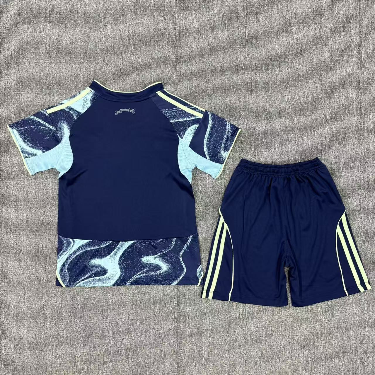 Ensemble Enfant Ajax Extérieur 2025/26 – Tenue de Football Tendance
