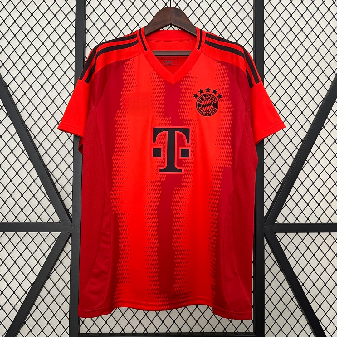 Maillot Domicile Bayern Munich 2024/25 – Design Officiel et Style Iconique
