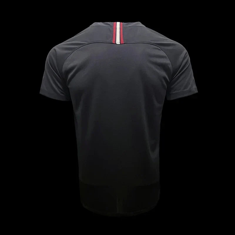 Maillot Rétro PSG 2018/2019 – Style Authentique du Club Parisien
