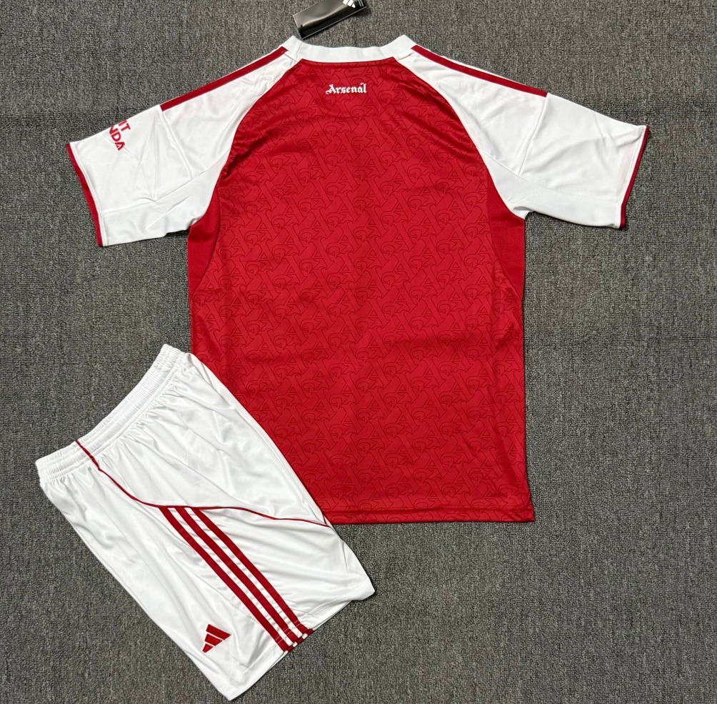 Ensemble Enfant Arsenal Domicile 2025/2026 – Maillot et Short Officiels