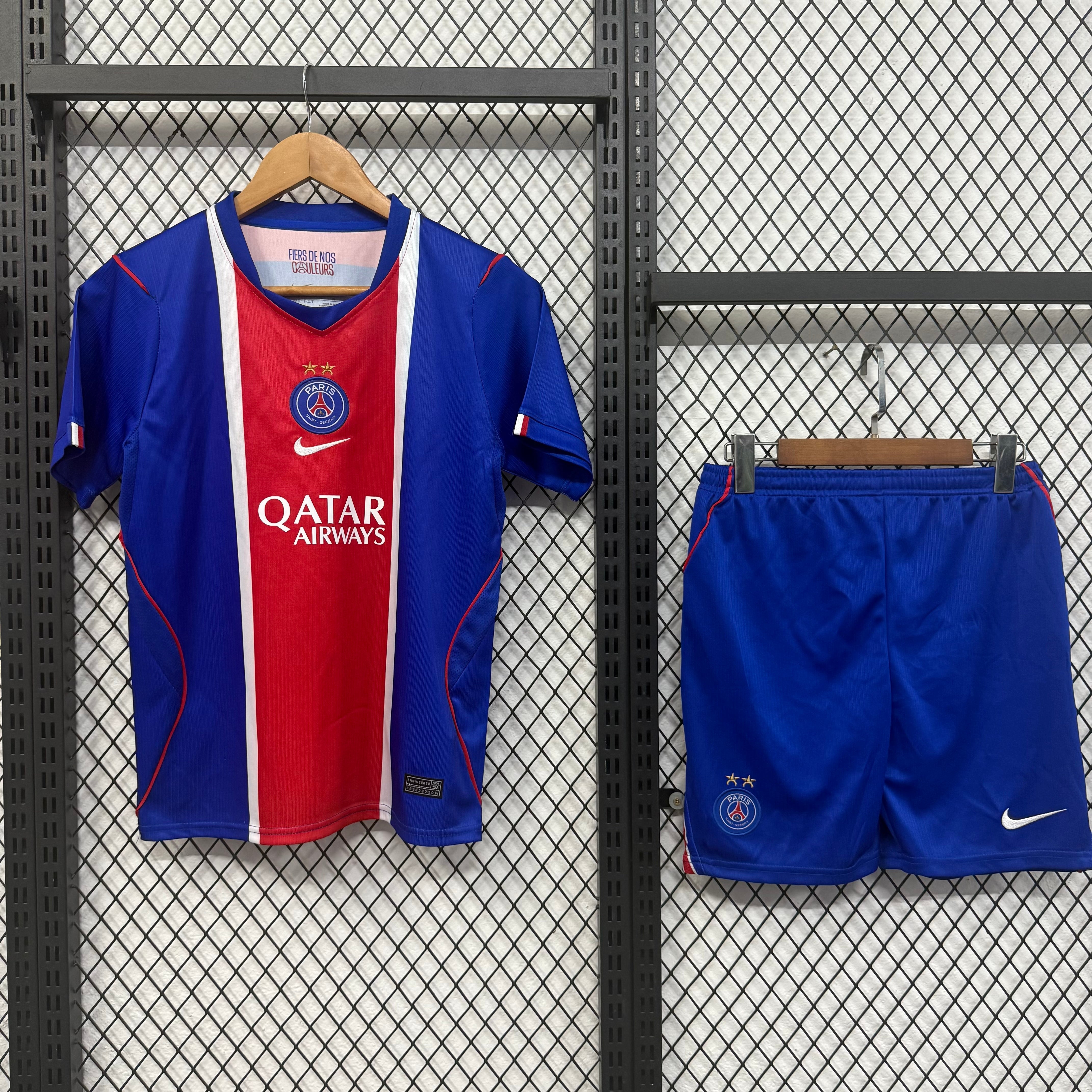 Ensemble Enfant PSG Domicile 2026/2027 – Tenue Complète Officielle du Paris Saint-Germain