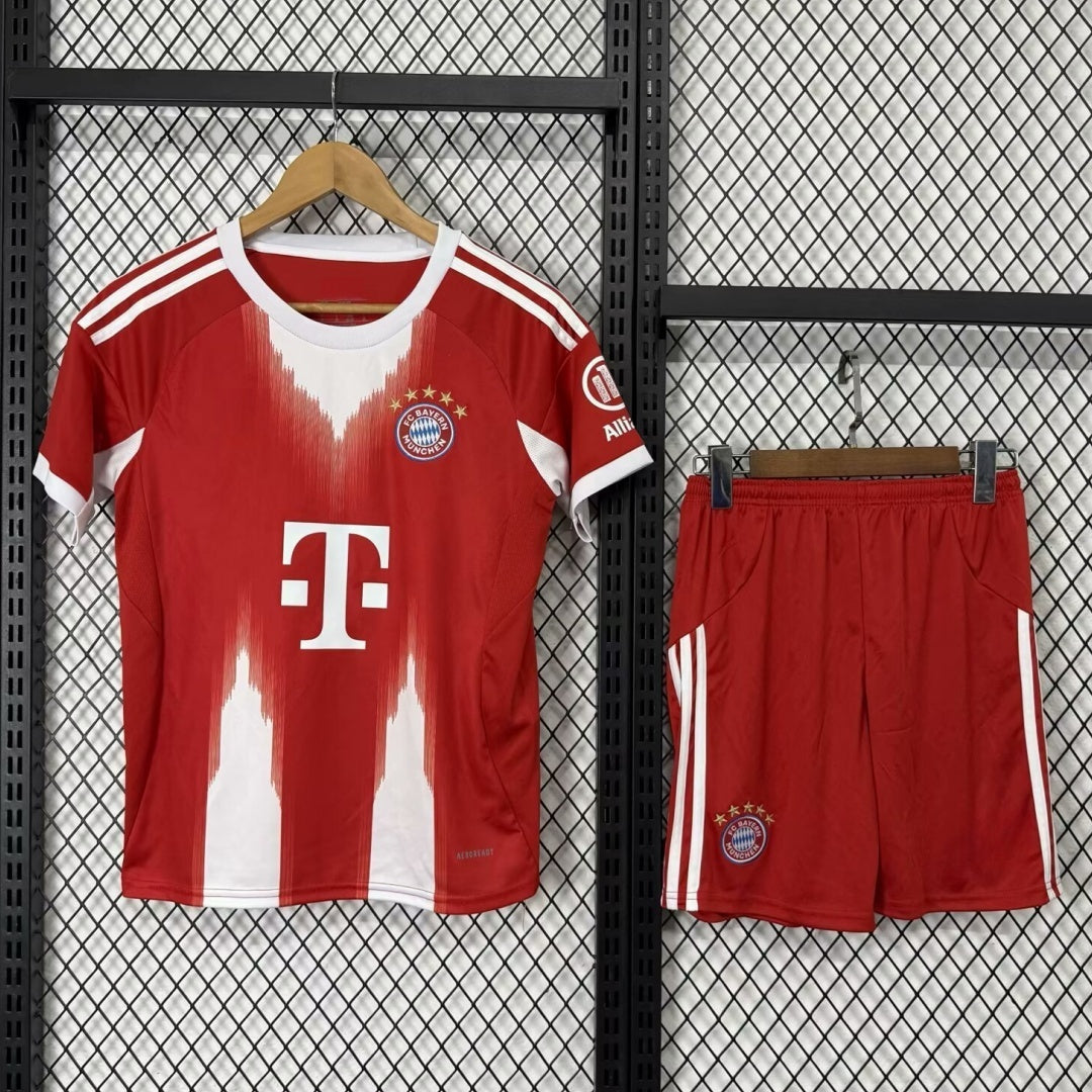 Ensemble Domicile Adulte Bayern Munich 2025/26 – Collection Officielle