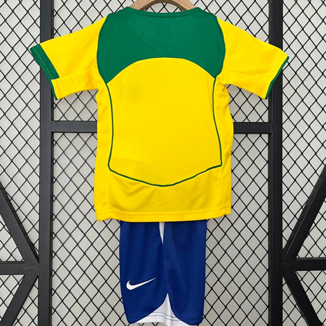Ensemble Enfant Brésil Rétro 2004 – Style Classique et Authentique