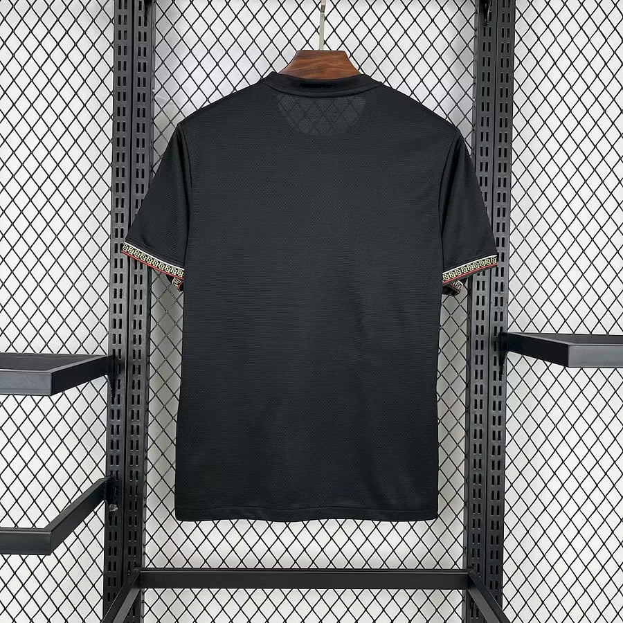 Maillot 25/26 PSG Édition Or Noir Concept