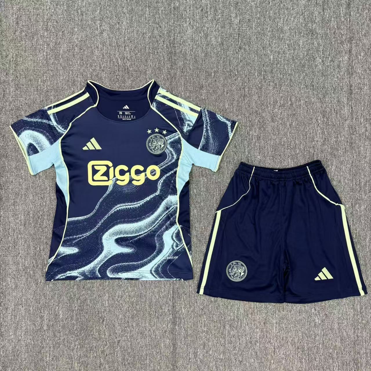 Ensemble Enfant Ajax Extérieur 2025/26 – Tenue de Football Tendance