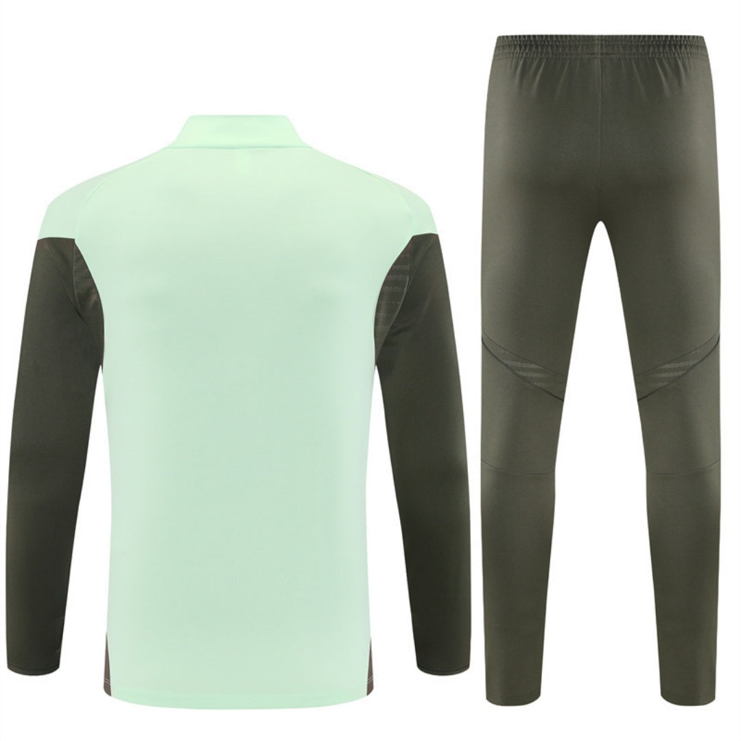 25/26 Real Madrid Green Football Kit Ensemble