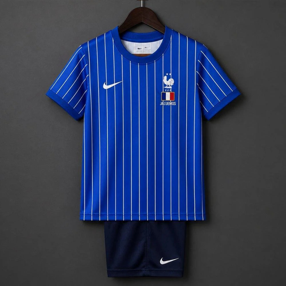 Ensemble Enfant France x Jacquemus 2026/27 – Tenue Officielle d’Avant-Match Coupe du Monde