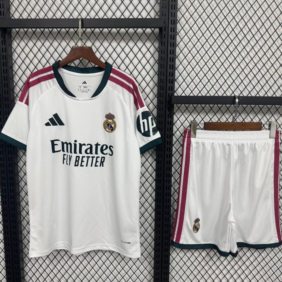 Ensemble Domicile Adulte Real Madrid 2026/27