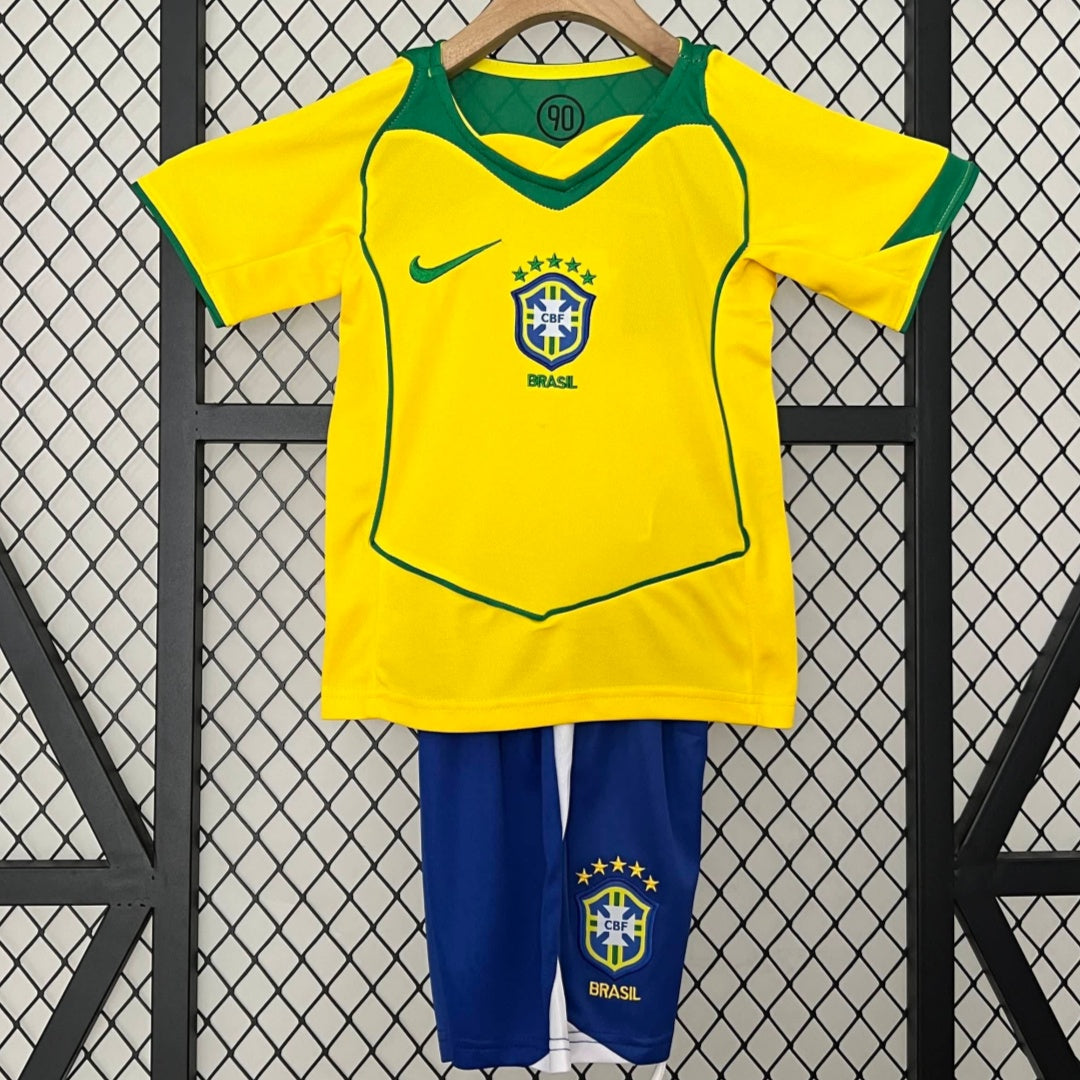 Ensemble Enfant Brésil Rétro 2004 – Style Classique et Authentique