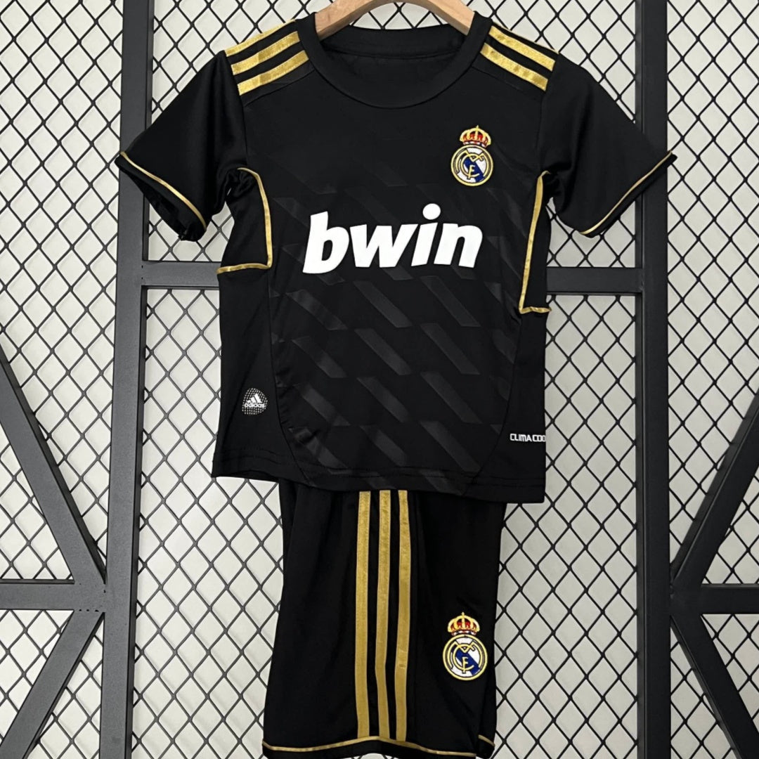 Ensemble Enfant Real Madrid Extérieur Rétro 2011-2012 – Style Iconique